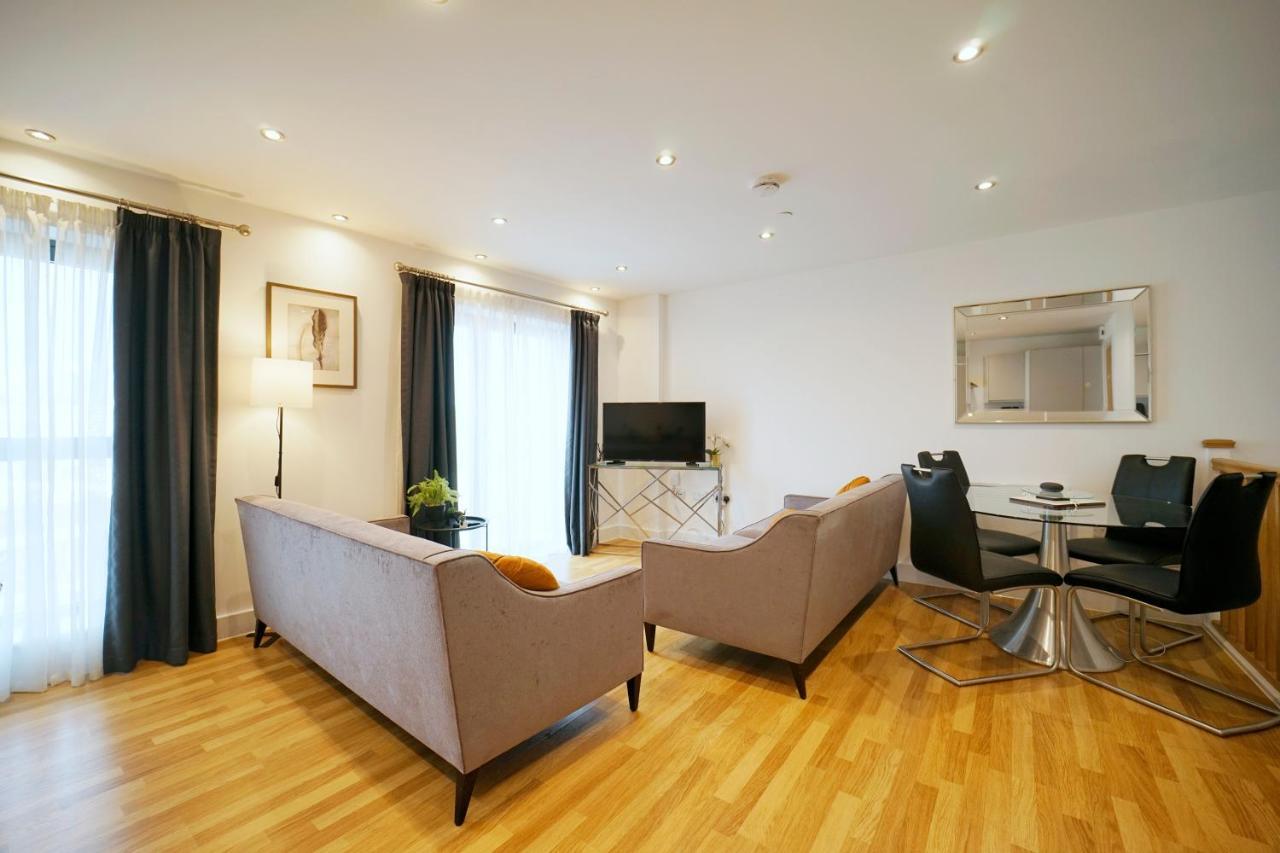 Modern 2 Bed Apartment With Juliet Balcony - Dhb Stays Λιντς Εξωτερικό φωτογραφία